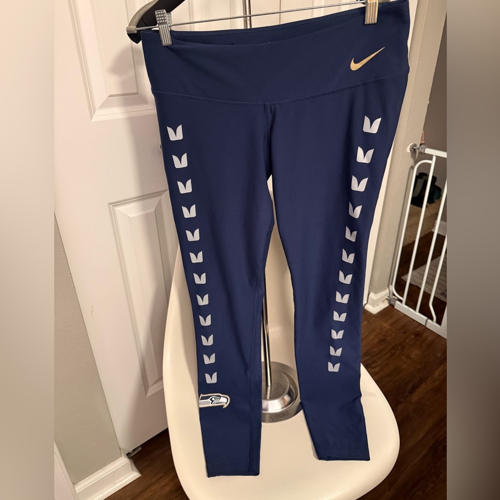 Seattle Seahawks Nike Dri-Fit Legging Blue Large like new
